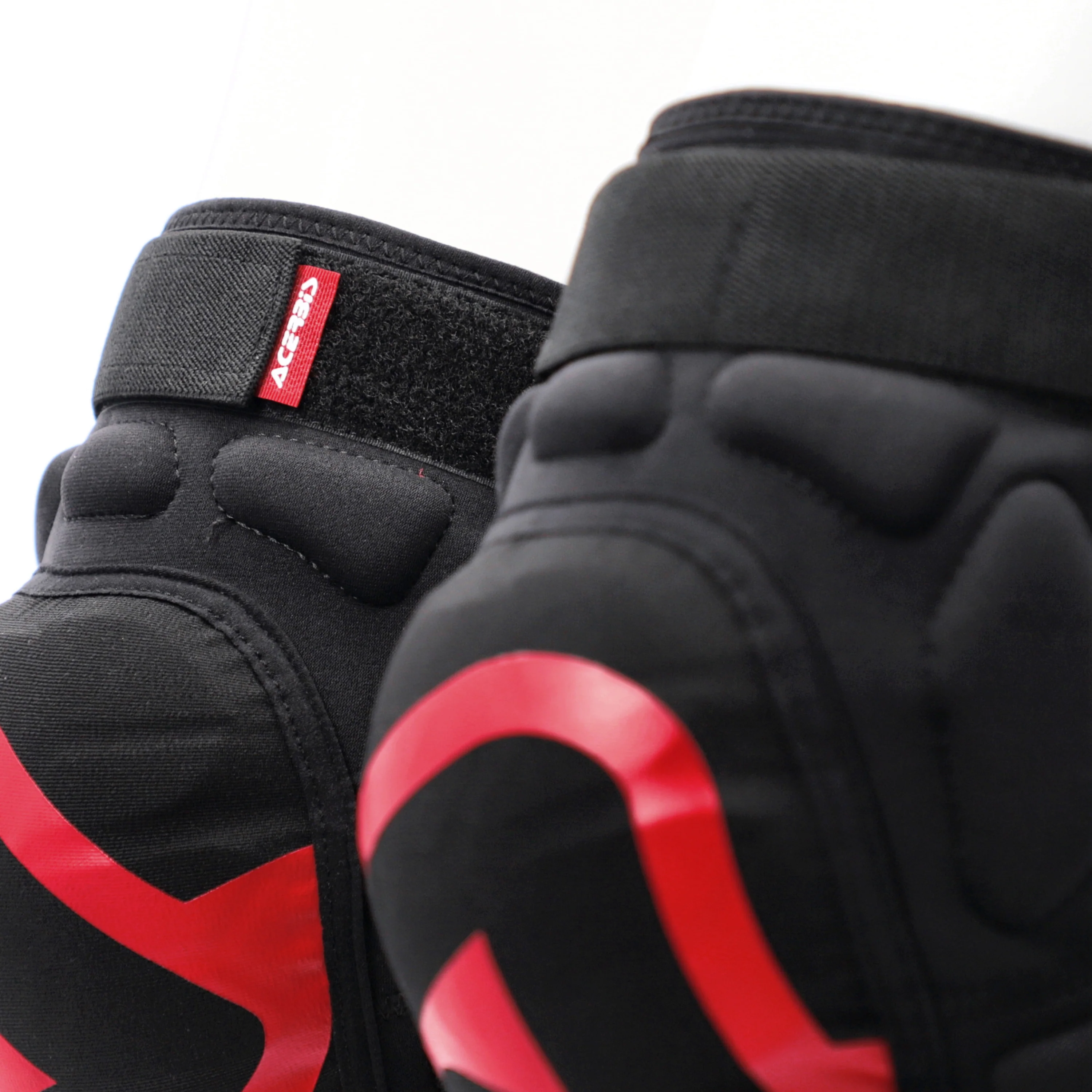 Soft - Adult Knee Guard for Motorcyclists (Red) - Image 3