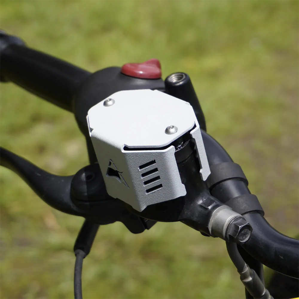 RE HUNTER BRAKE OIL RESERVOIR CAP FRONT - Image 6