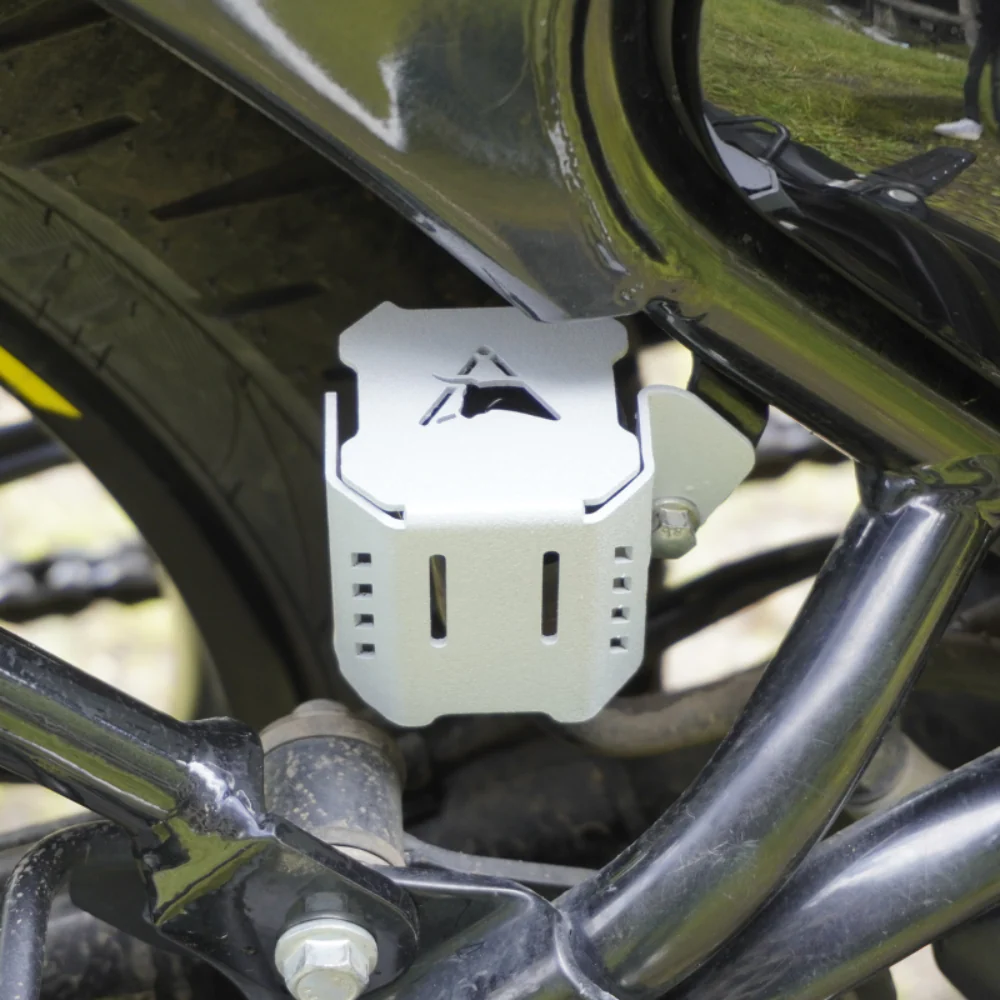 RE HUNTER BRAKE OIL RESERVOIR CAP REAR - Image 3
