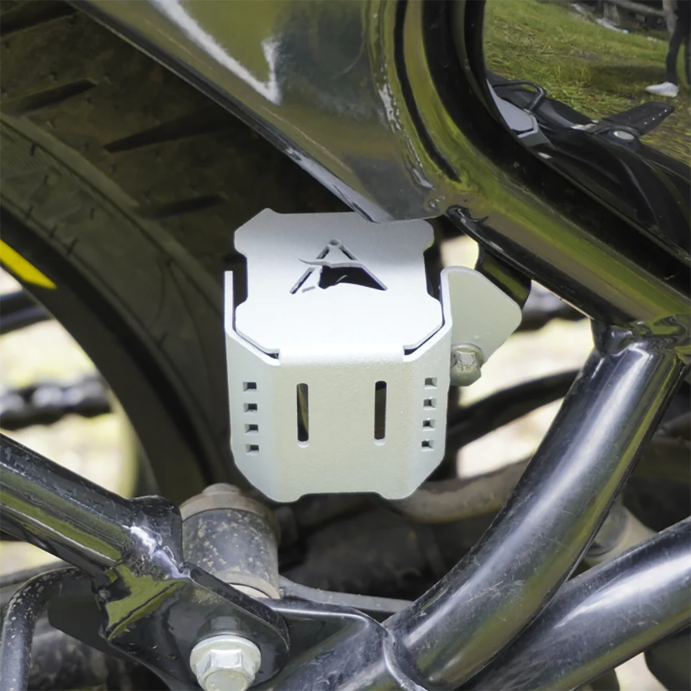 RE HUNTER BRAKE OIL RESERVOIR CAP REAR - Image 7