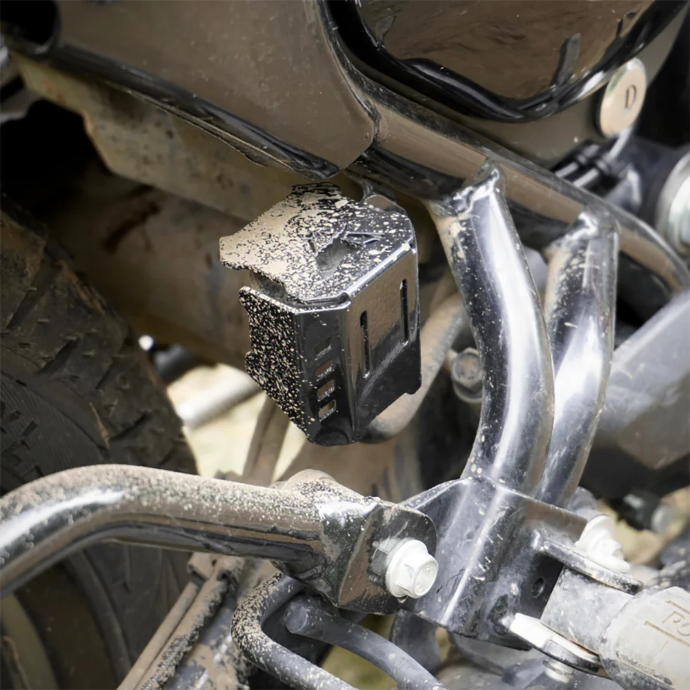 RE HUNTER BRAKE OIL RESERVOIR CAP REAR - Image 8