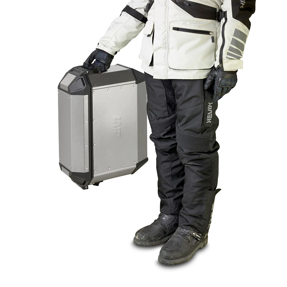 Side Pannier Set - 36L - Motorcycle Side Cases (Silver) - Image 4